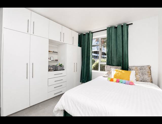 2 BEDROOM APARTMENT FOR SALE IN ESSENWOOD